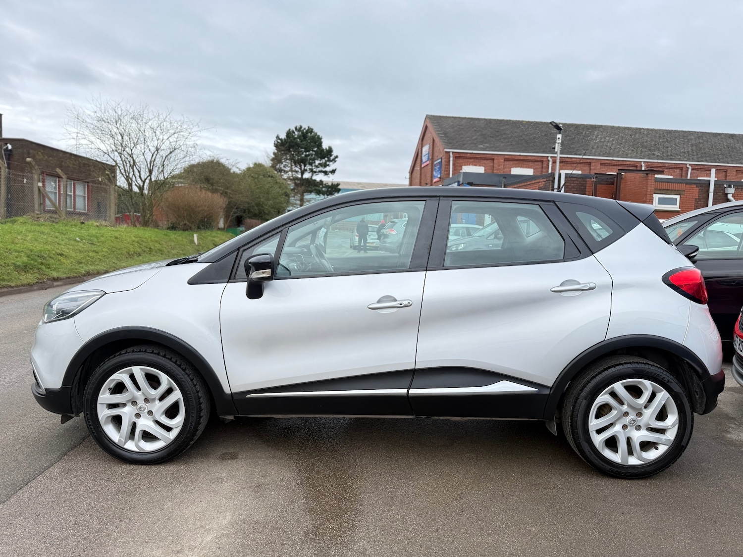 Used Renault Captur 2016 for sale - 77636530: Photo 4