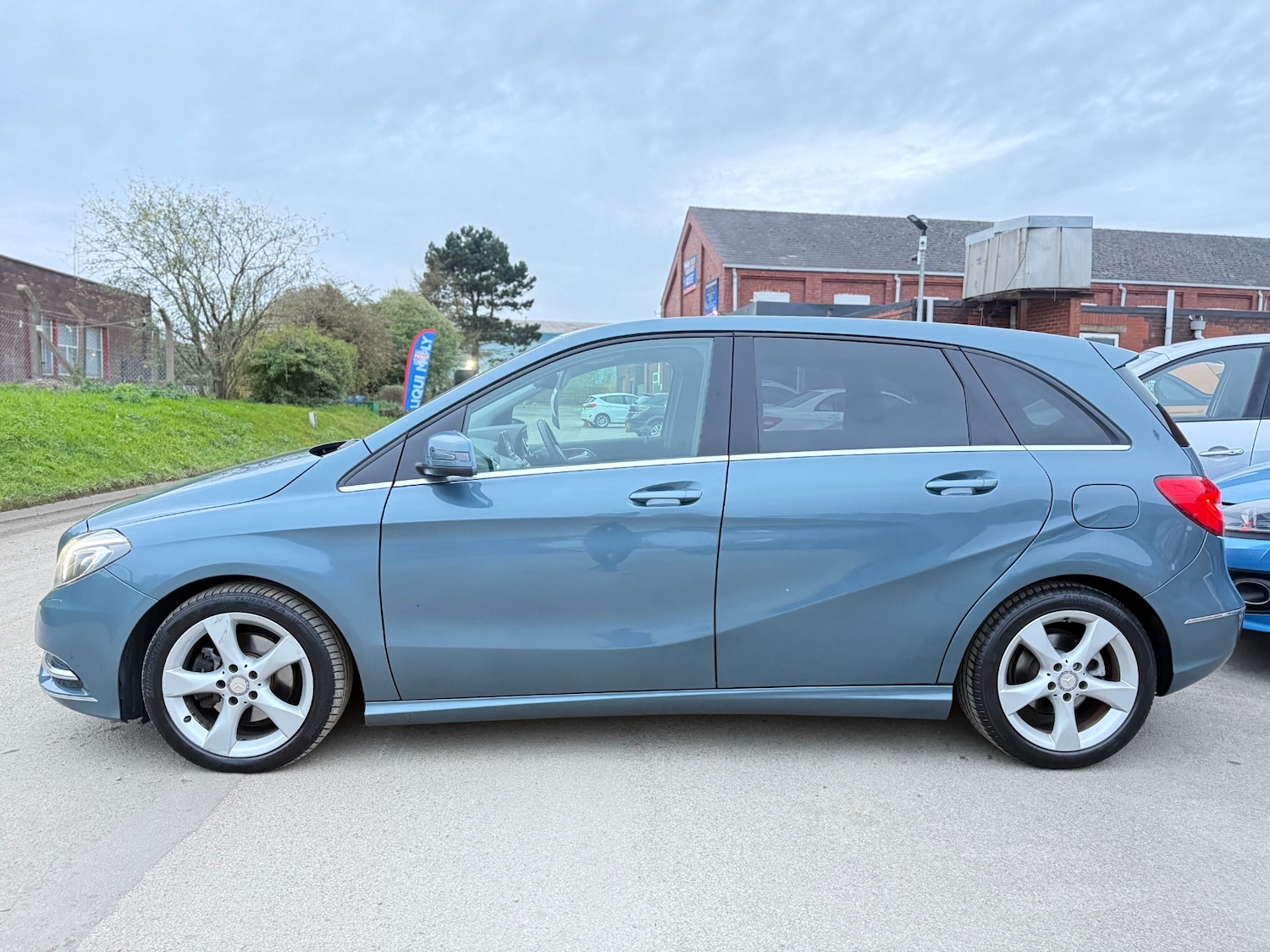 Used Mercedes-Benz B Class 2014 for sale - 76418531: Photo 4