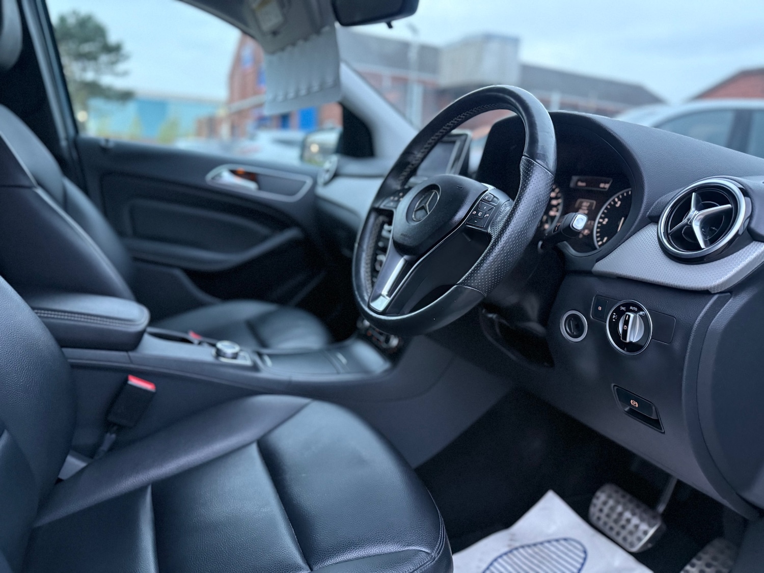 Used Mercedes-Benz B Class 2014 for sale - 76418531: Photo 9