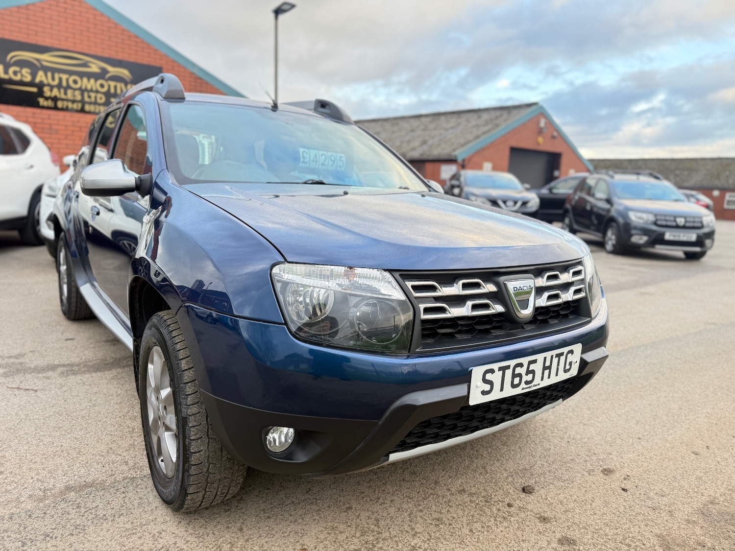 Used Dacia Duster 2015 for sale - 76334867: Photo 1