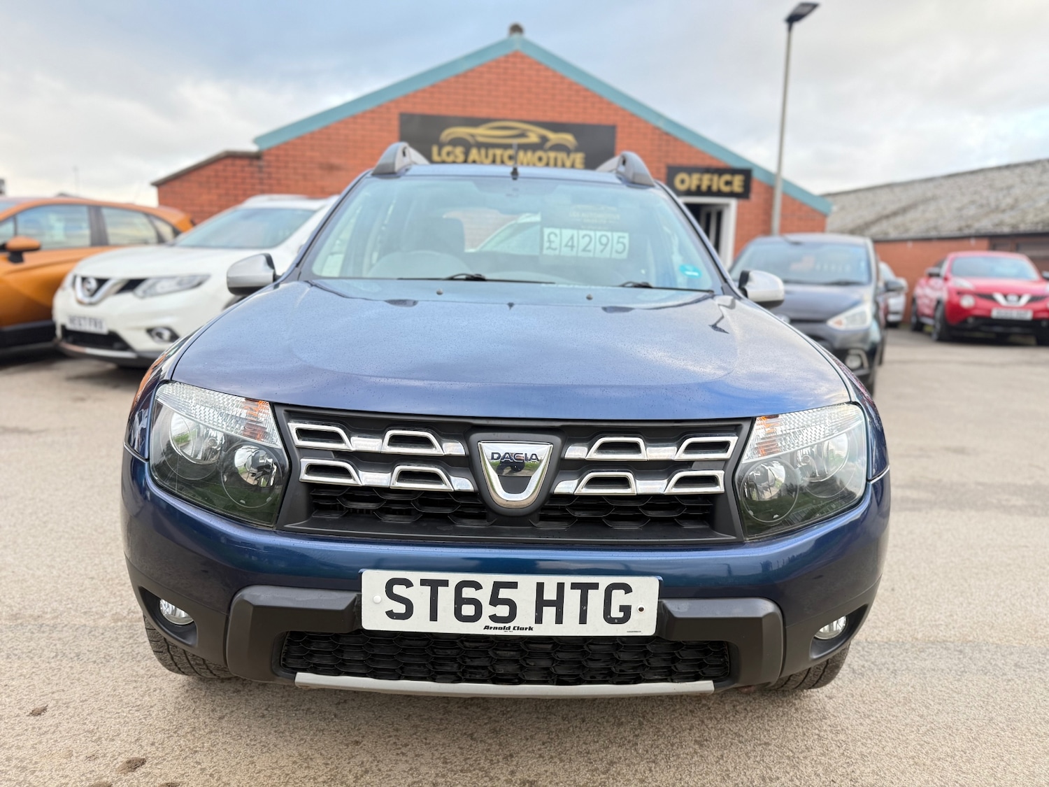 Used Dacia Duster 2015 for sale - 76334867: Photo 2