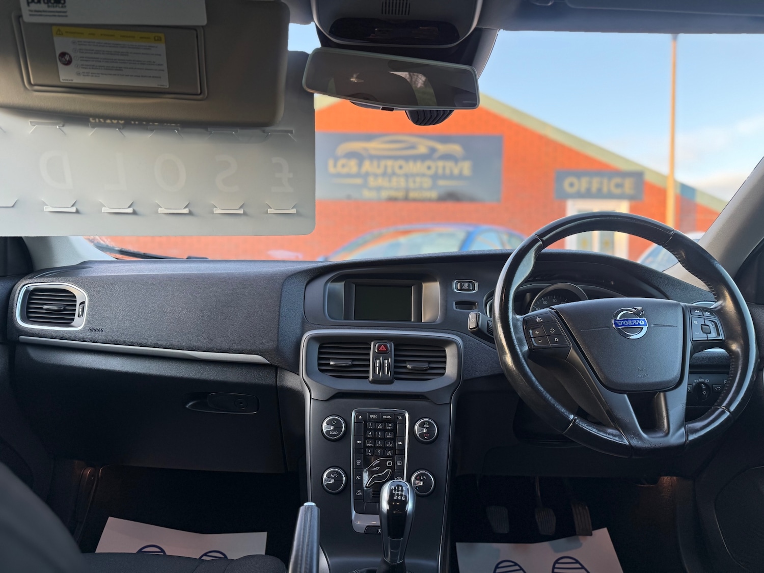 Used Volvo V40 2014 for sale - 76605510: Photo 10