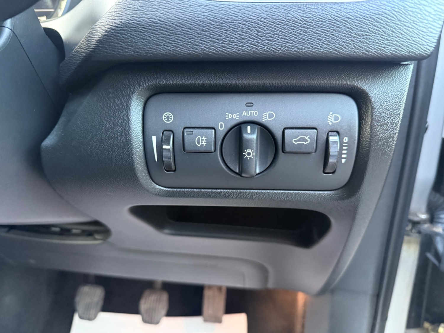 Used Volvo V40 2014 for sale - 76605510: Photo 13