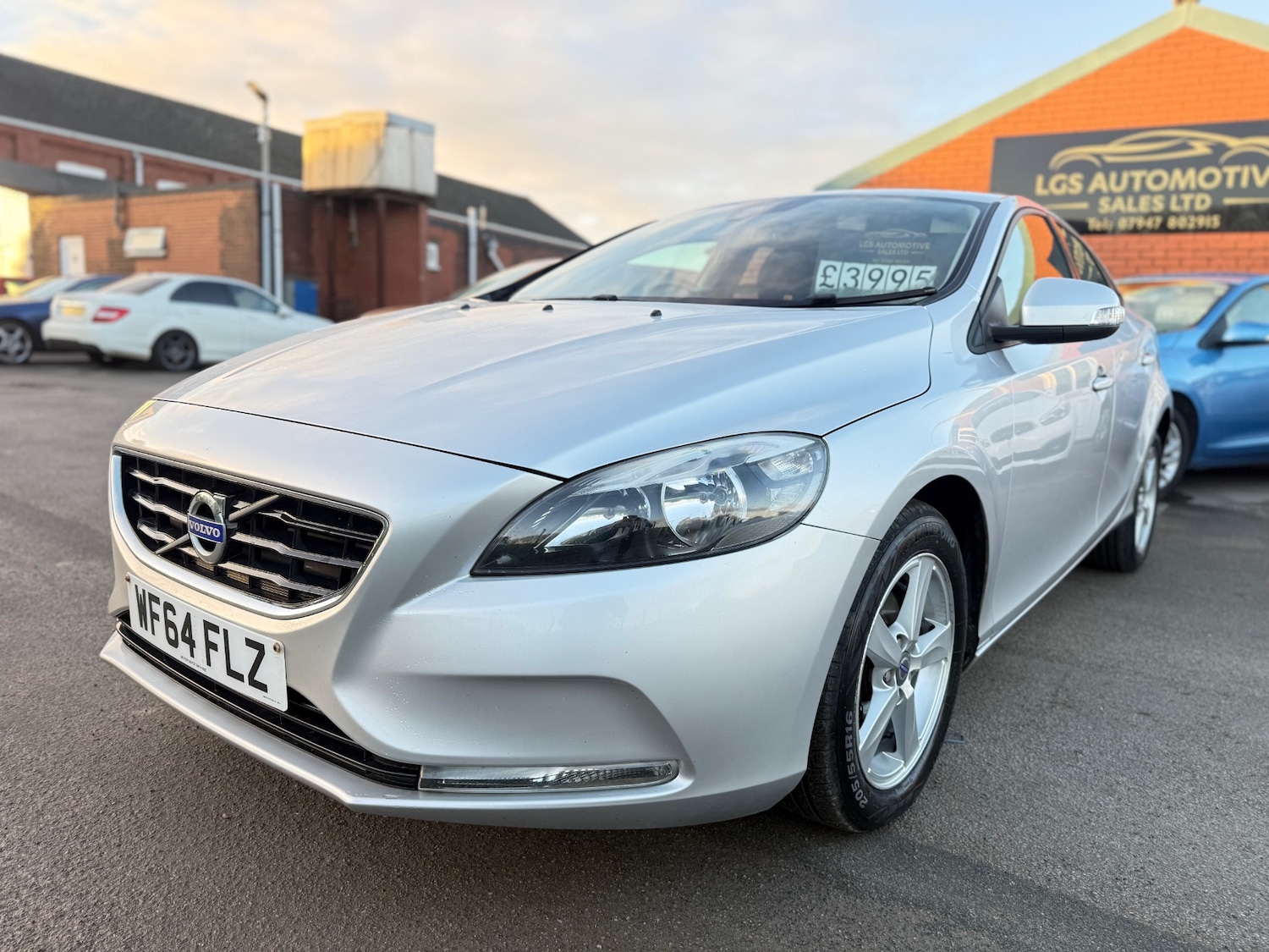 Used Volvo V40 2014 for sale - 76605510: Photo 3