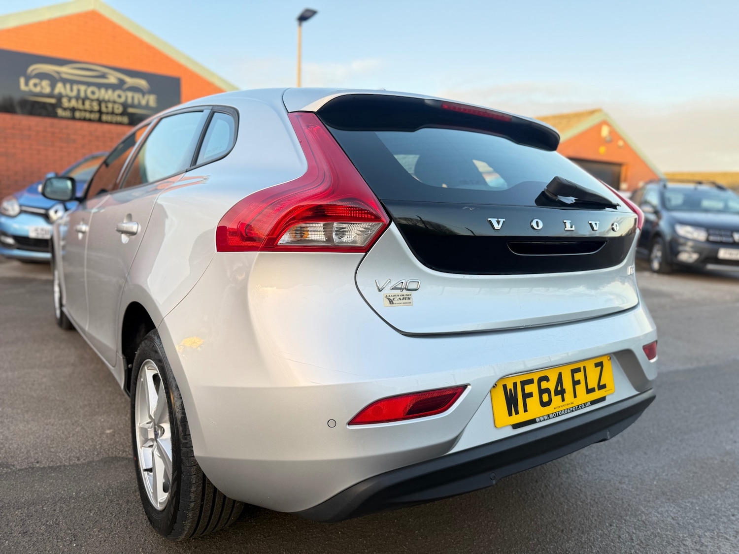 Used Volvo V40 2014 for sale - 76605510: Photo 6