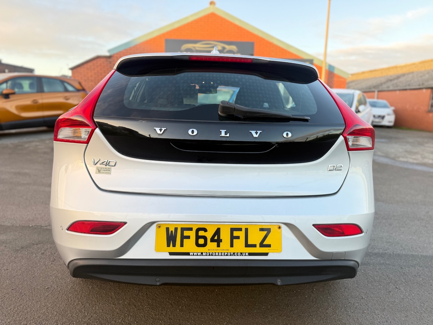 Used Volvo V40 2014 for sale - 76605510: Photo 7