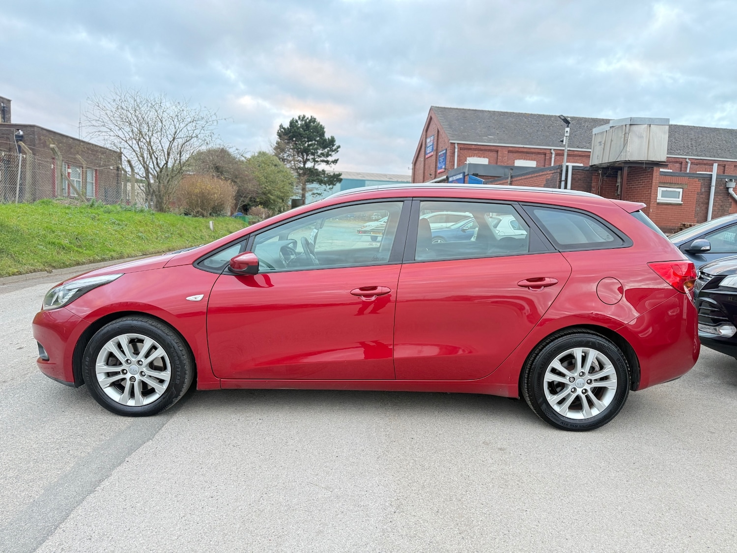 Used Kia Ceed 2013 for sale - 76910946: Photo 4