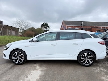 Used Renault Megane 2020 for sale - 77708970: Photo