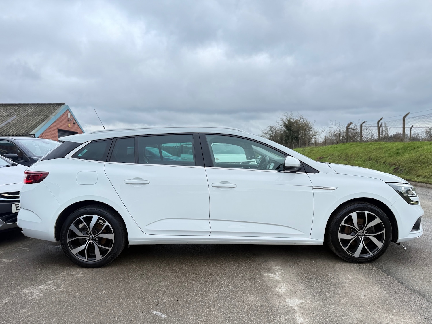 Used Renault Megane 2020 for sale - 77708970: Photo 5
