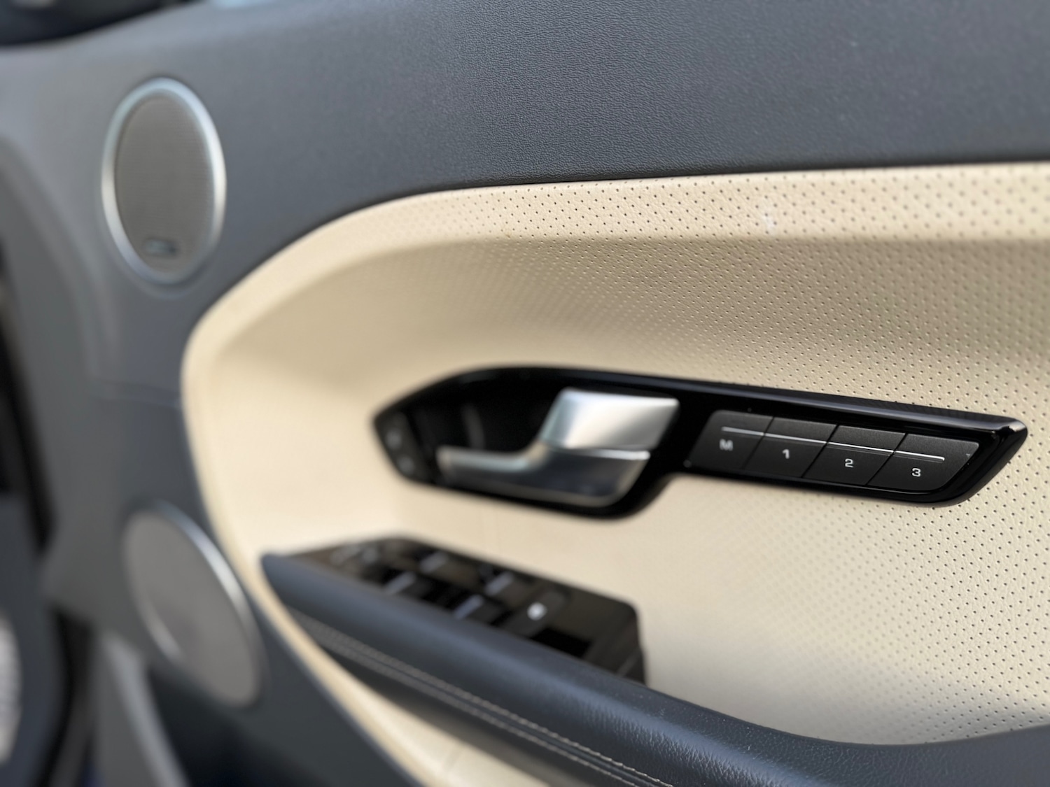 Used Land Rover Range Rover Evoque 2014 for sale - 77140823: Photo 22