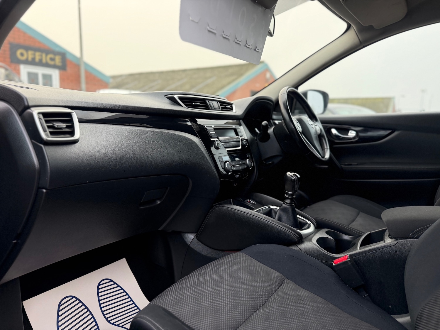 Used Nissan Qashqai 2015 for sale - 77015003: Photo 14