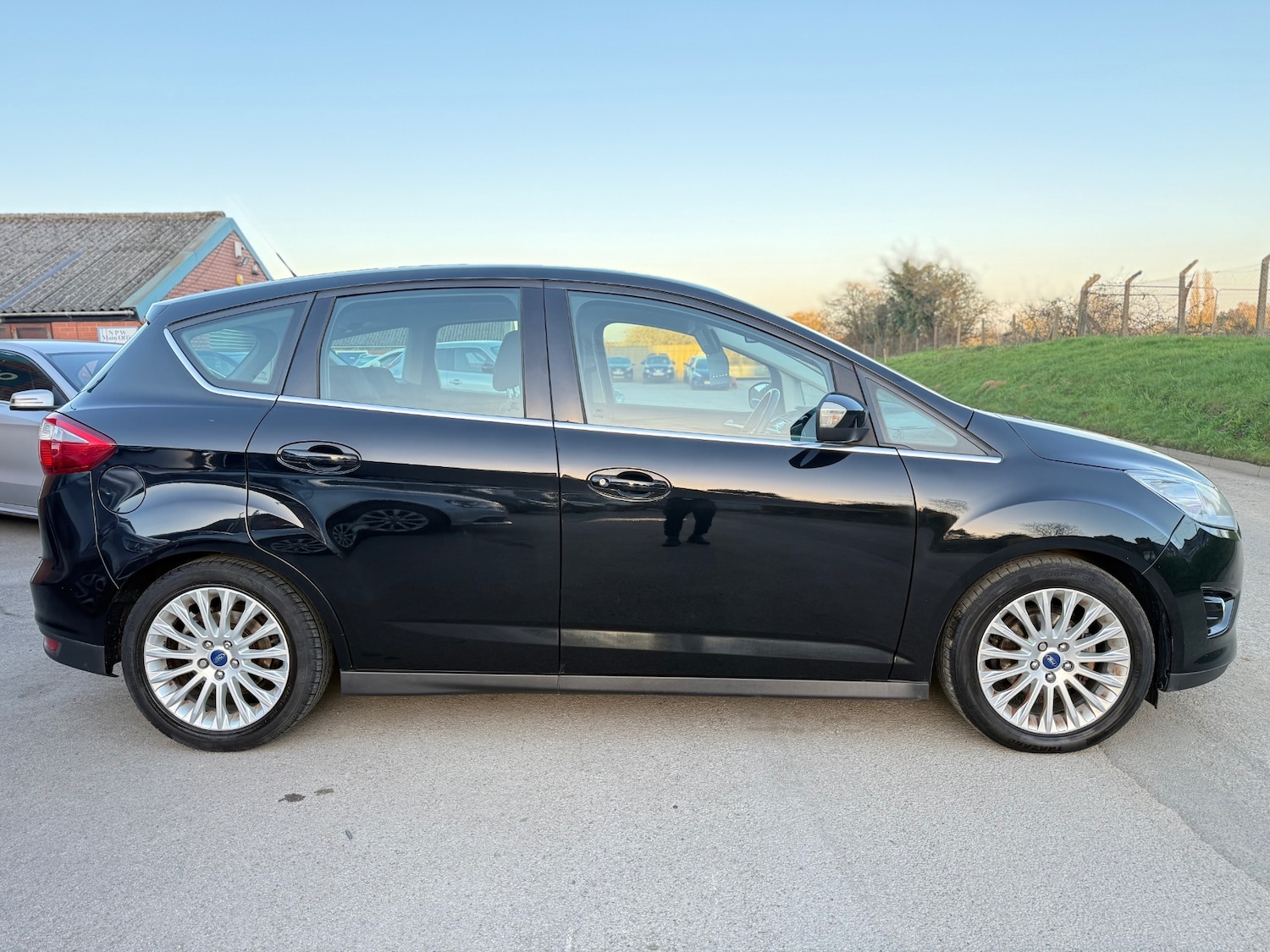 Used Ford C-Max 2015 for sale - 77938288: Photo 5