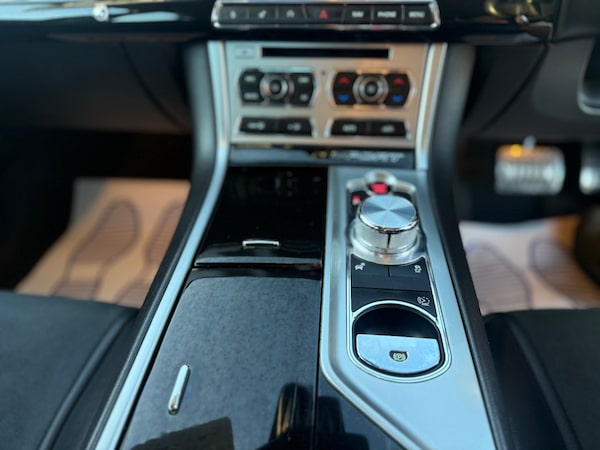 Used Jaguar XF 2012 for sale - 76058266: Photo 12