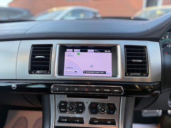 Used Jaguar XF 2012 for sale - 76058266: Photo 14