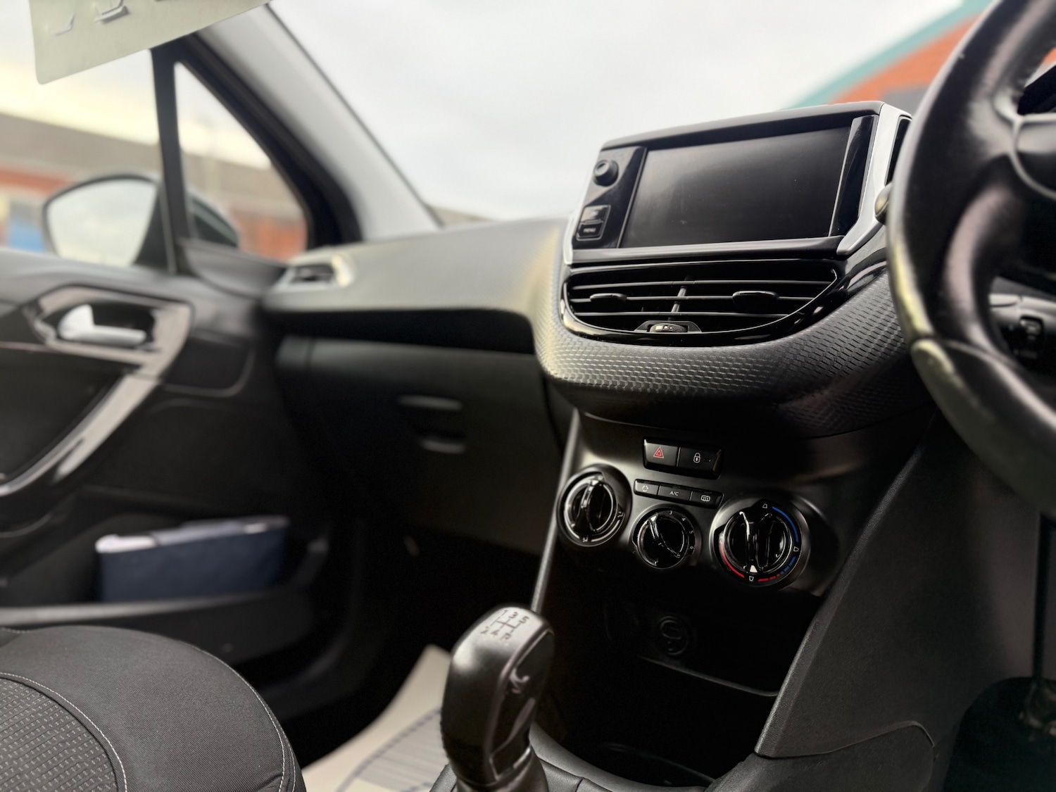 Used Peugeot 208 2017 for sale - 77906814: Photo 10