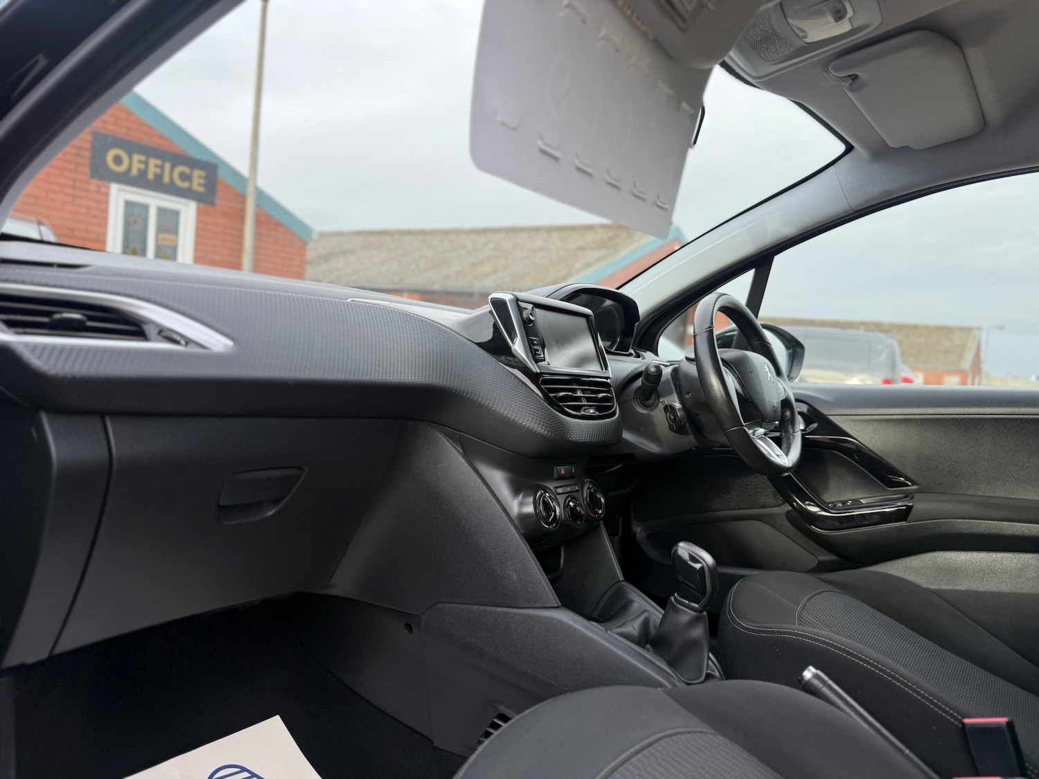 Used Peugeot 208 2017 for sale - 77906814: Photo 13