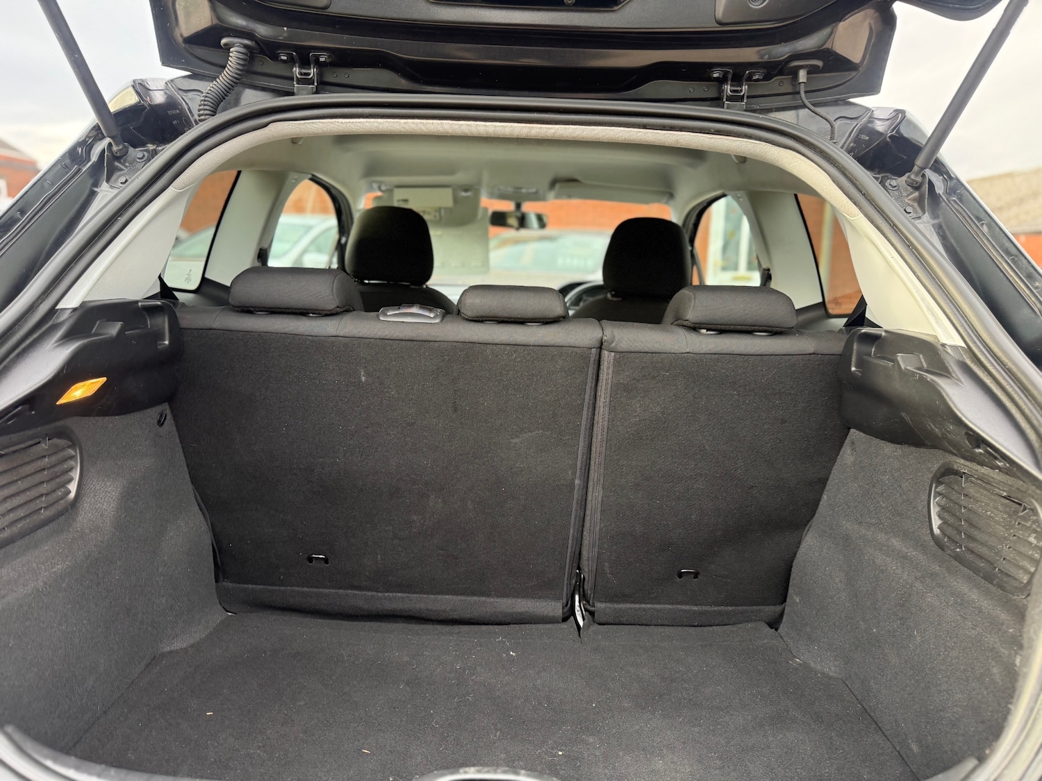 Used Peugeot 208 2017 for sale - 77906814: Photo 15