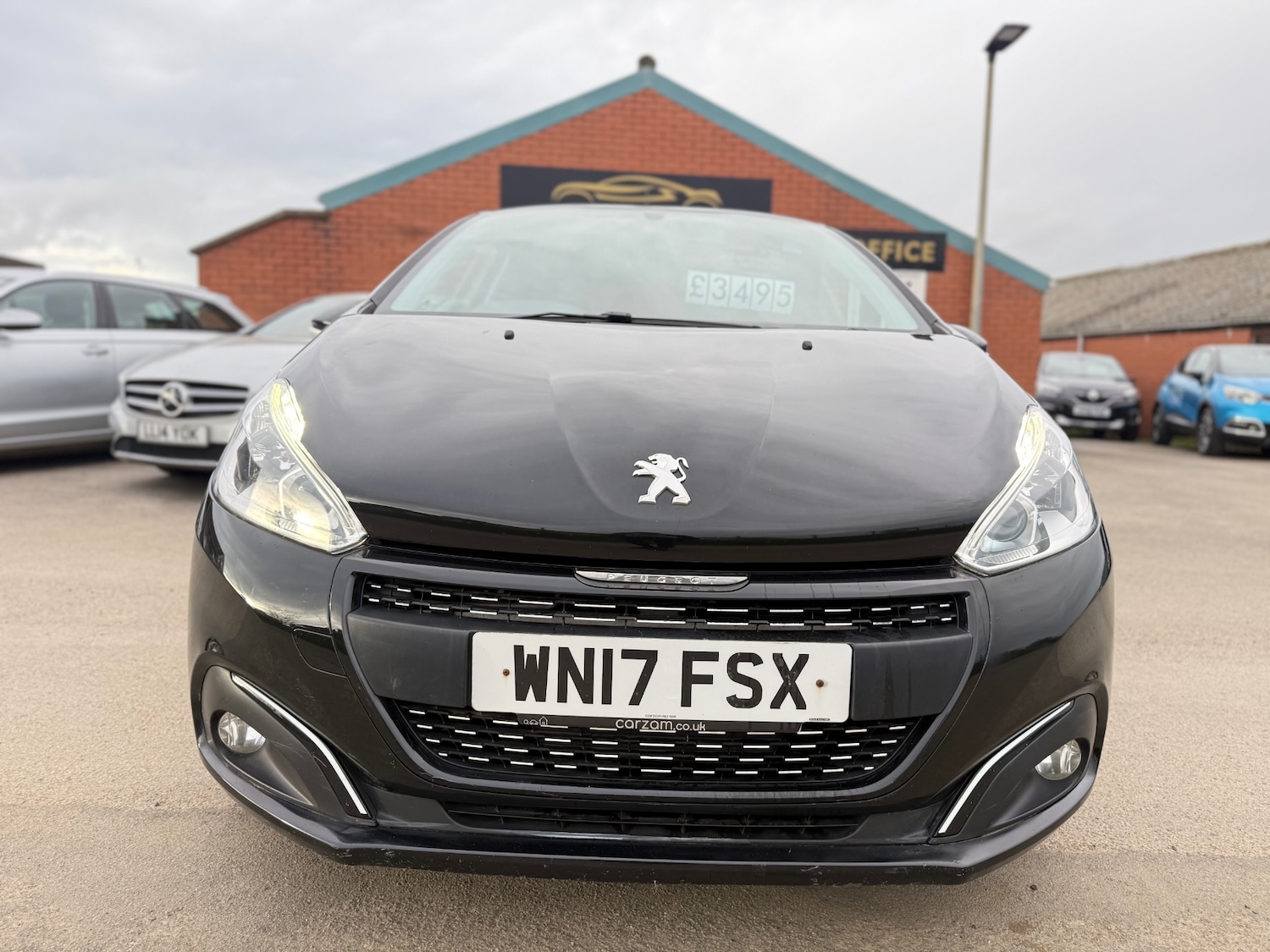 Used Peugeot 208 2017 for sale - 77906814: Photo 2