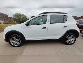 Used Dacia Sandero Stepway 2017 for sale - 78968198: Photo
