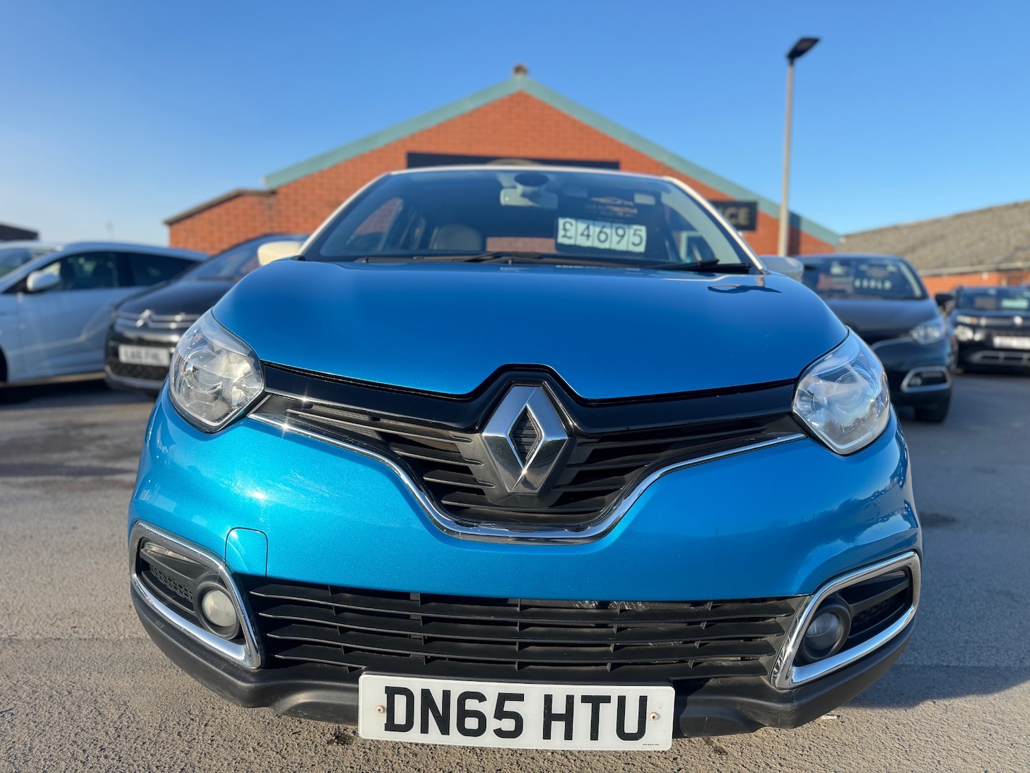 Used Renault Captur 2015 for sale - 77558435: Photo 2