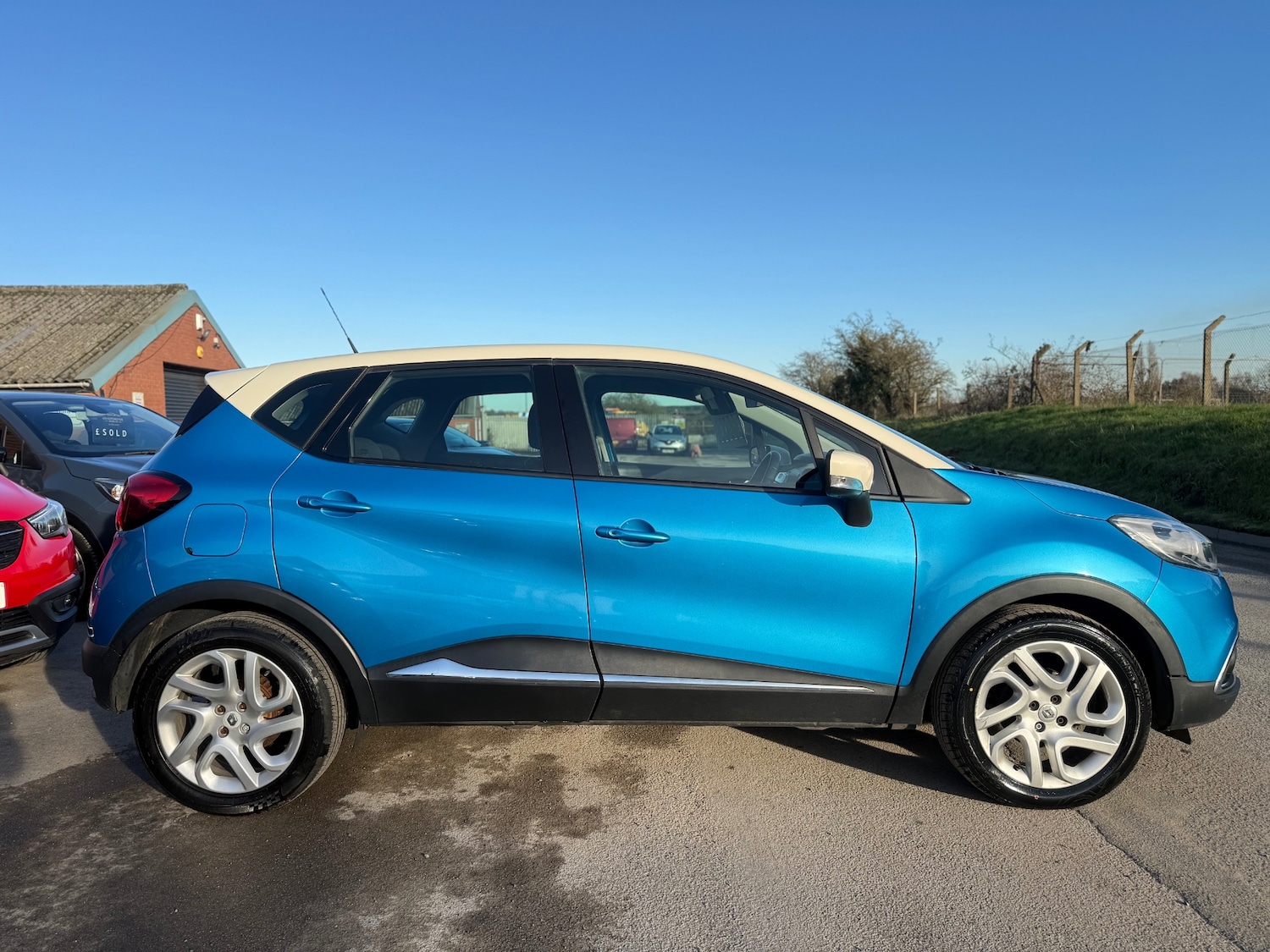 Used Renault Captur 2015 for sale - 77558435: Photo 5