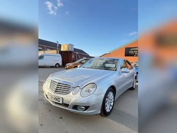 Used Mercedes-Benz E Class 2008 for sale - 76396729: Photo