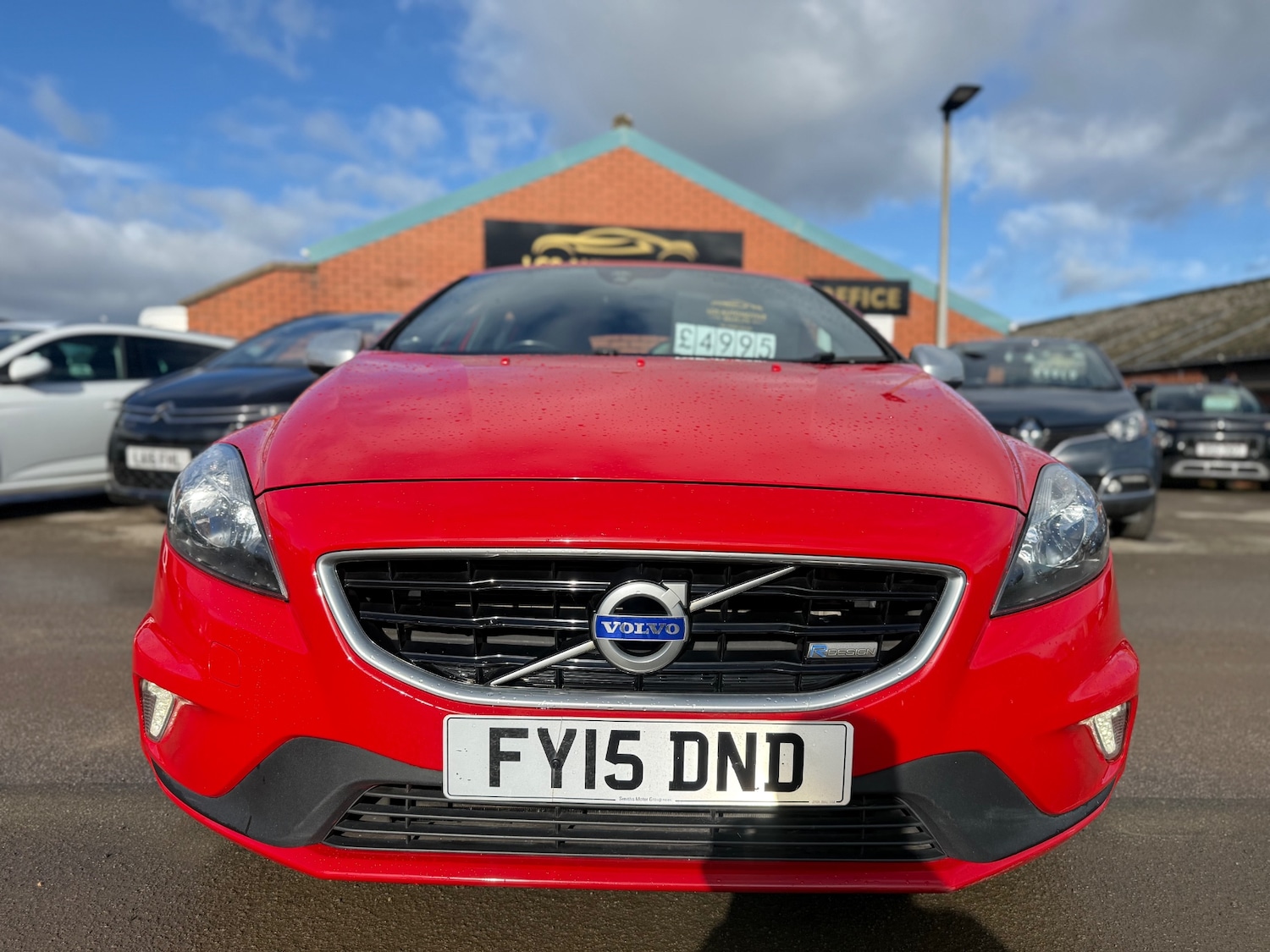 Used Volvo V40 2015 for sale - 77572960: Photo 2