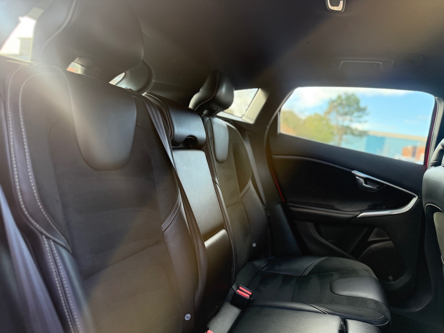 Used Volvo V40 2015 for sale - 77572960: Photo 21