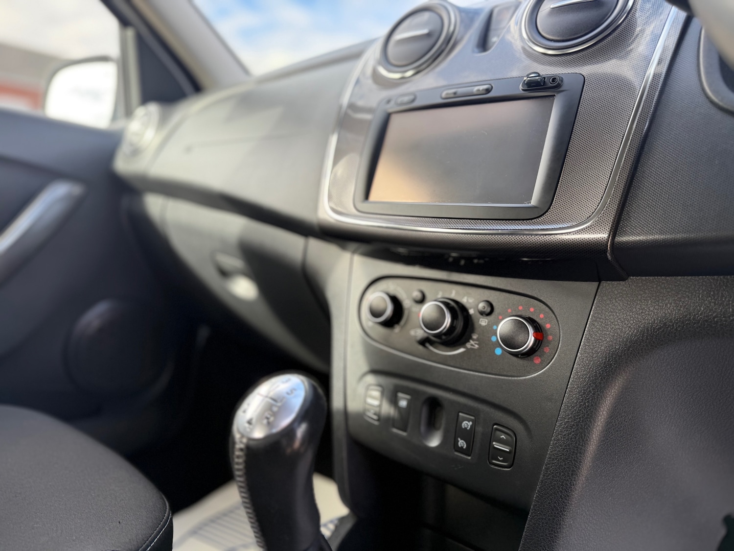 Used Dacia Sandero Stepway 2017 for sale - 77708967: Photo 12