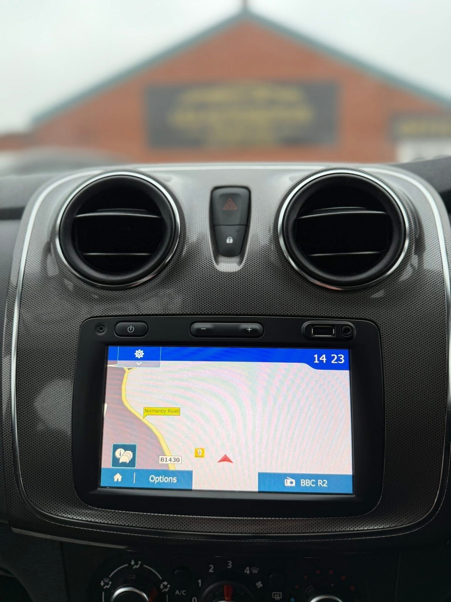 Used Dacia Sandero Stepway 2017 for sale - 77708967: Photo 14