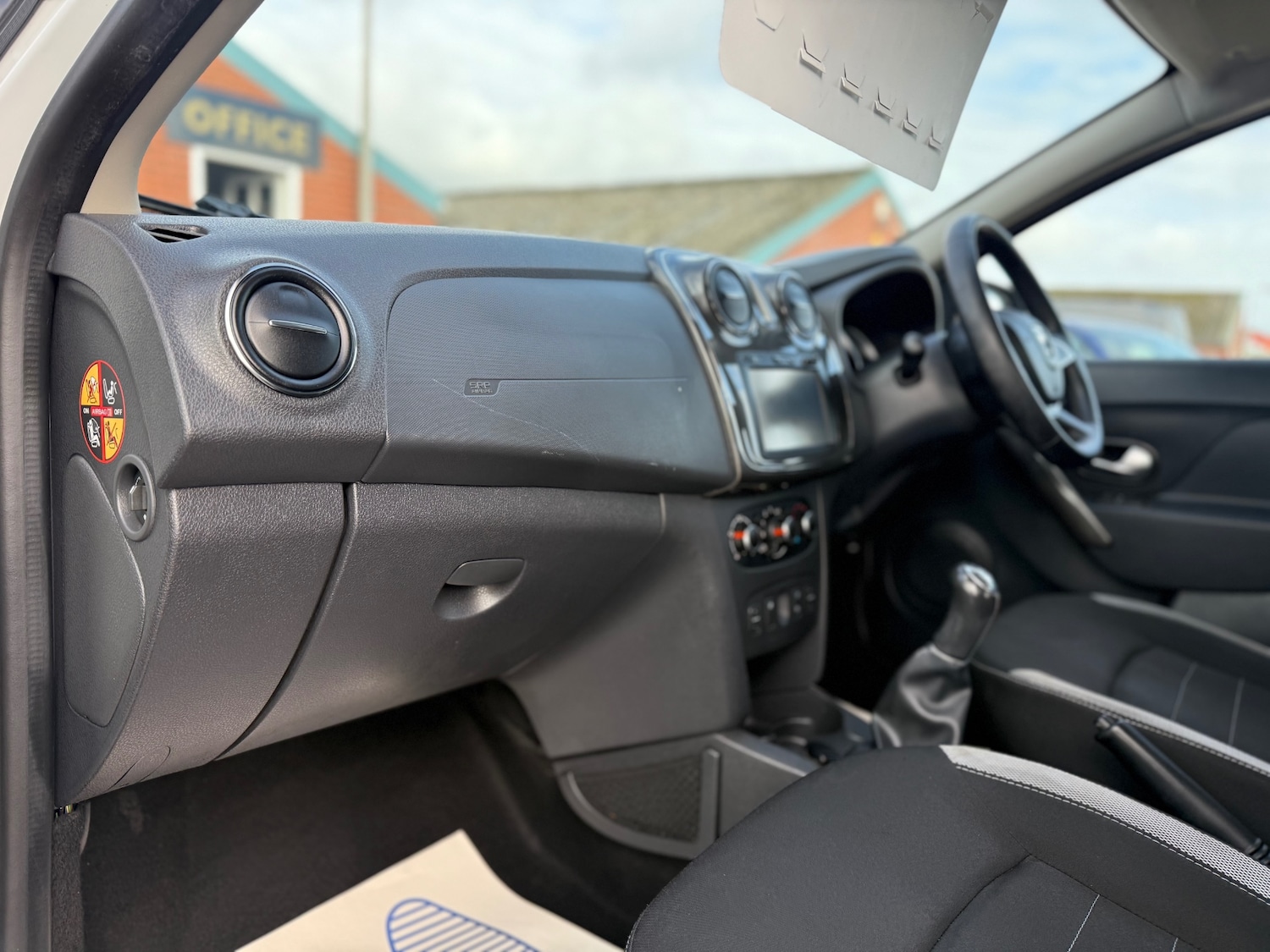 Used Dacia Sandero Stepway 2017 for sale - 77708967: Photo 17