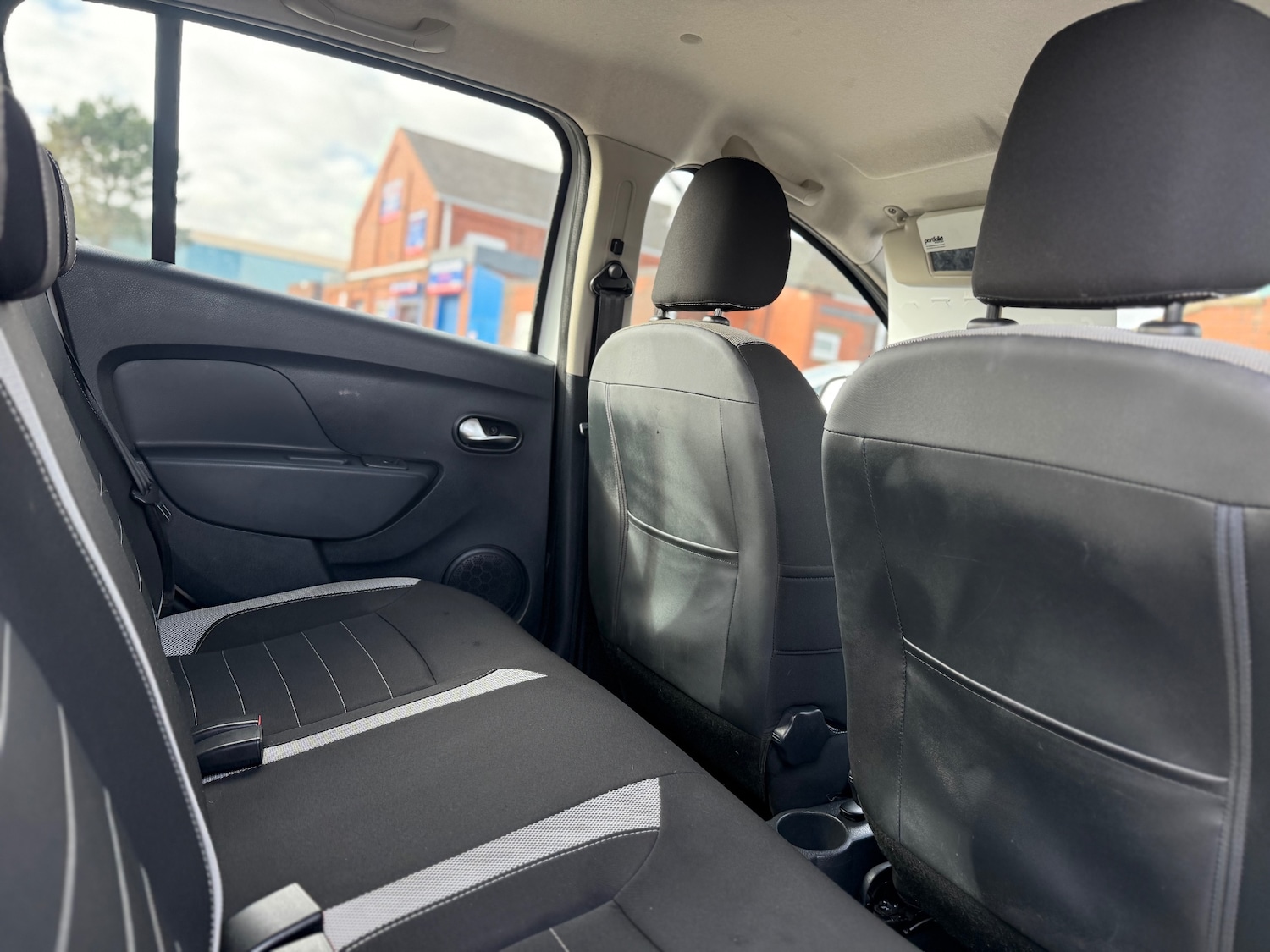 Used Dacia Sandero Stepway 2017 for sale - 77708967: Photo 18