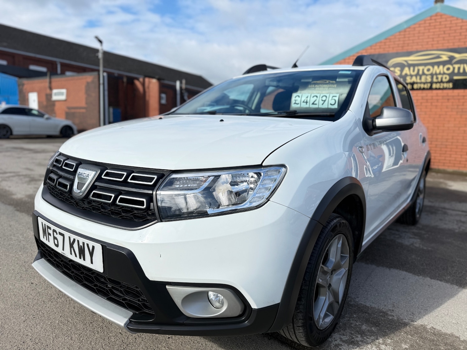 Used Dacia Sandero Stepway 2017 for sale - 77708967: Photo 3