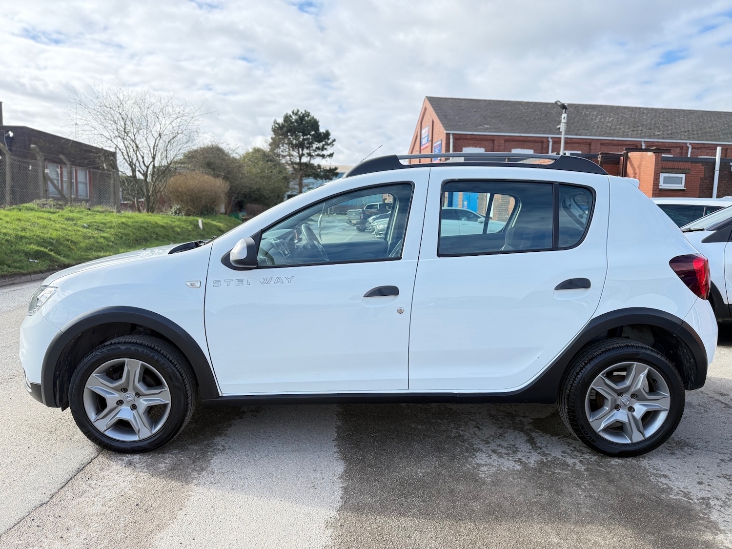 Used Dacia Sandero Stepway 2017 for sale - 77708967: Photo 4