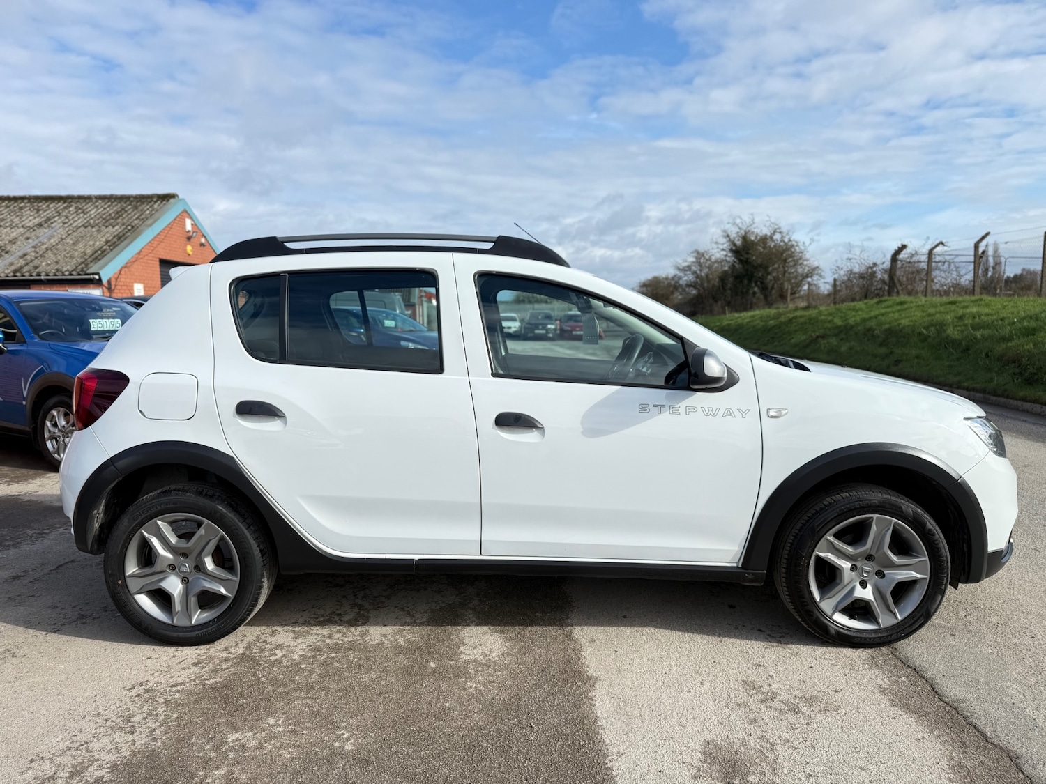 Used Dacia Sandero Stepway 2017 for sale - 77708967: Photo 5