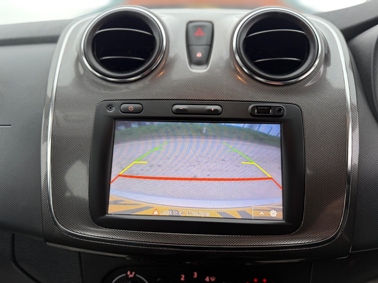 Used Dacia Sandero Stepway 2017 for sale - 77423425: Photo 14