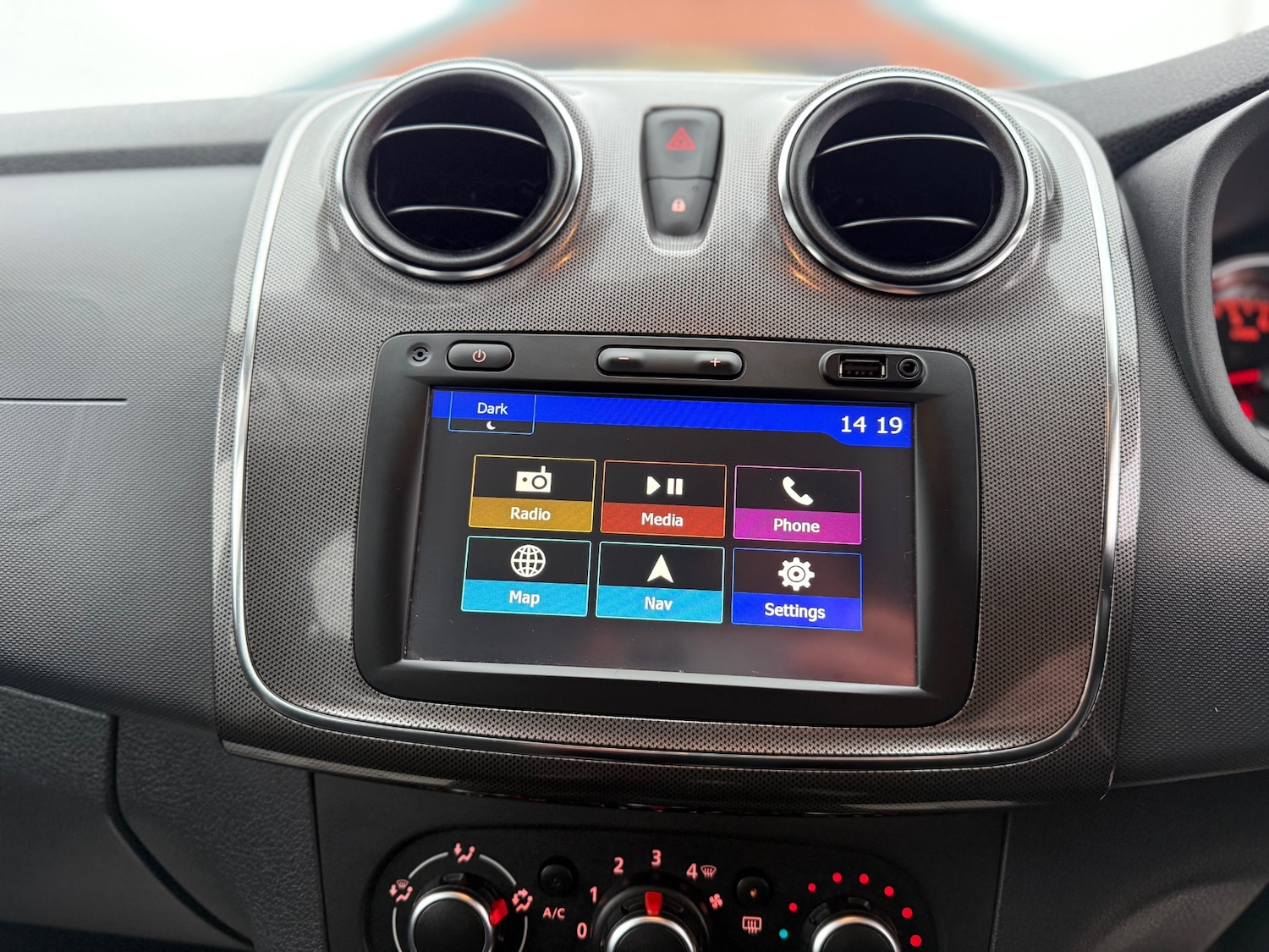 Used Dacia Sandero Stepway 2017 for sale - 77423425: Photo 17