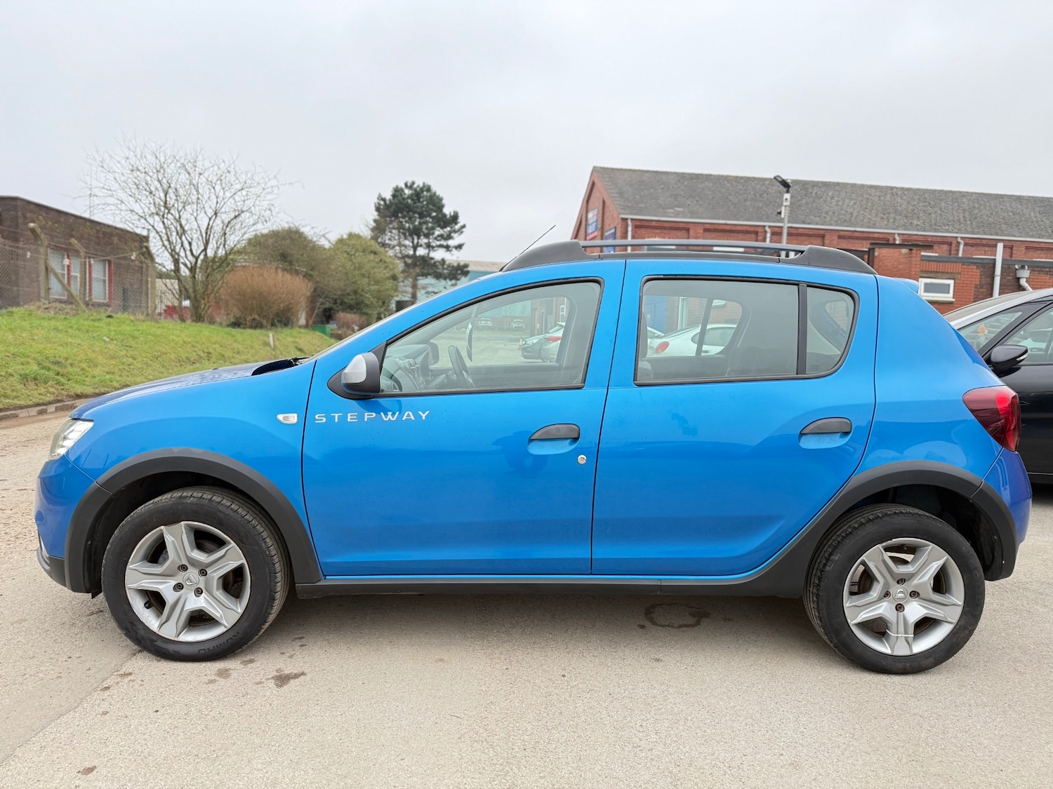 Used Dacia Sandero Stepway 2017 for sale - 77423425: Photo 4