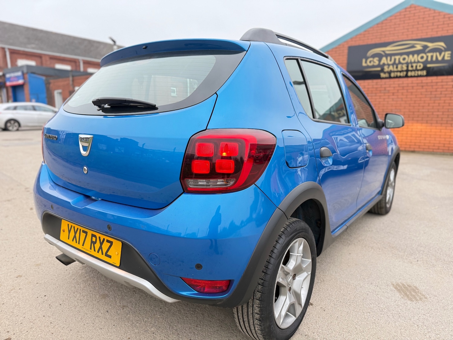 Used Dacia Sandero Stepway 2017 for sale - 77423425: Photo 8
