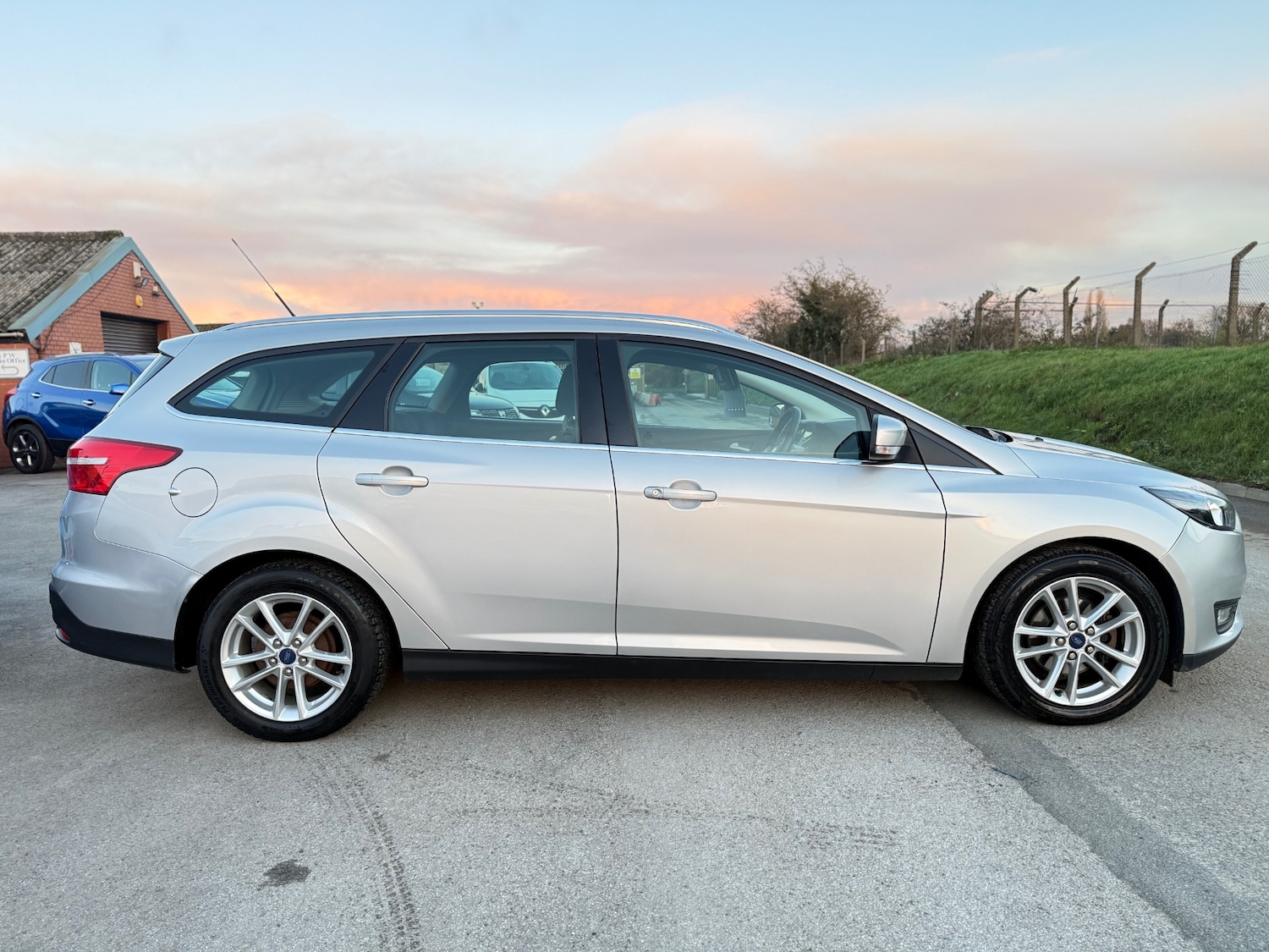 Used Ford Focus 2017 for sale - 76627331: Photo 5