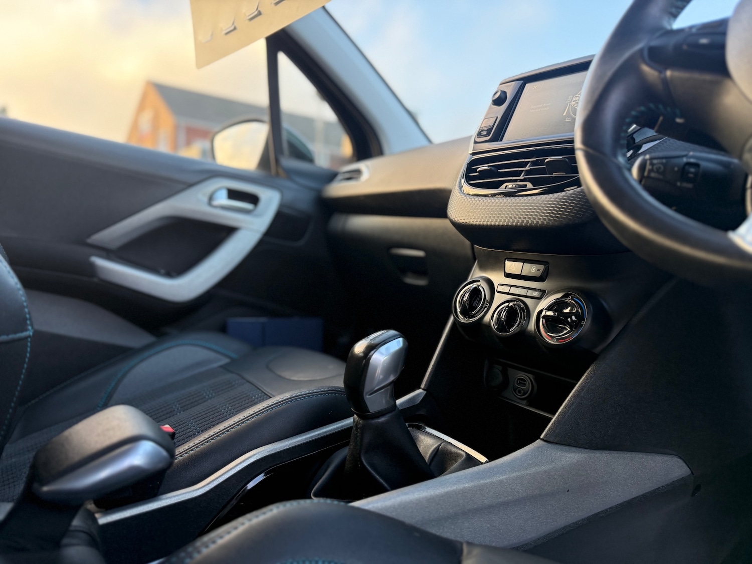 Used Peugeot 2008 2015 for sale - 76799530: Photo 13