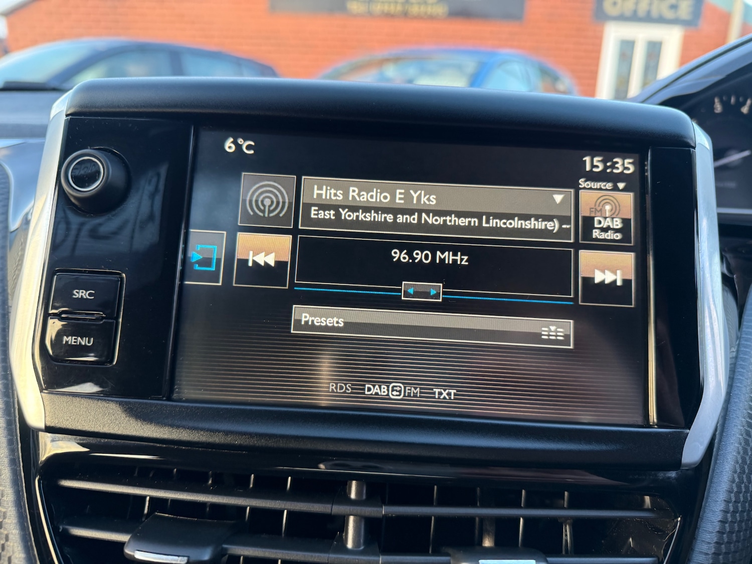 Used Peugeot 2008 2015 for sale - 76799530: Photo 15