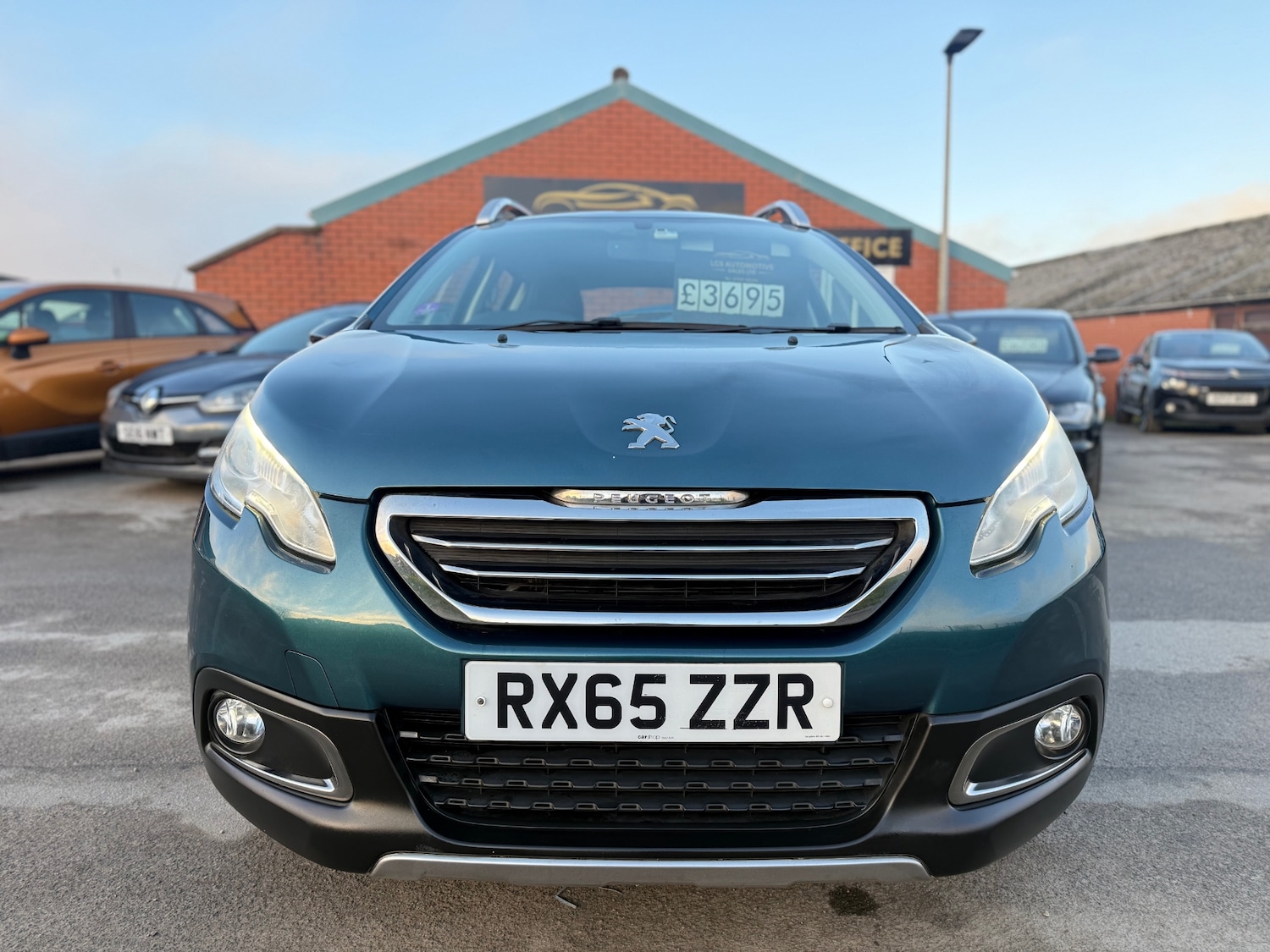 Used Peugeot 2008 2015 for sale - 76799530: Photo 2