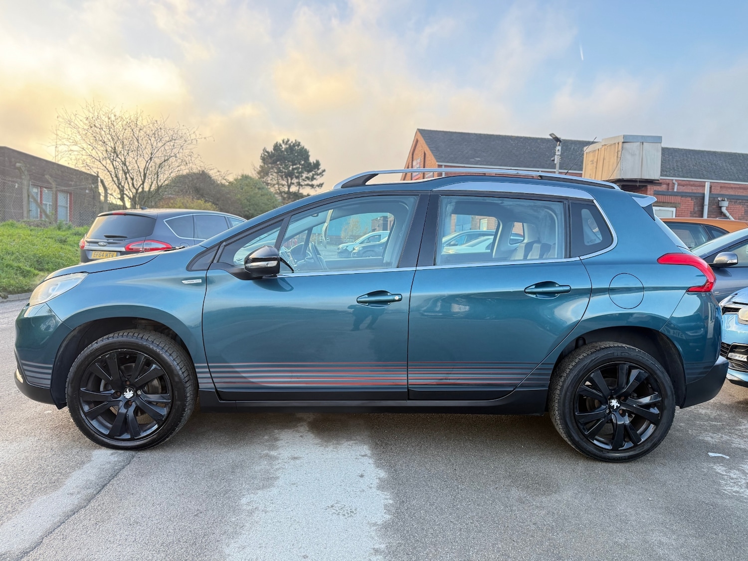 Used Peugeot 2008 2015 for sale - 76799530: Photo 4