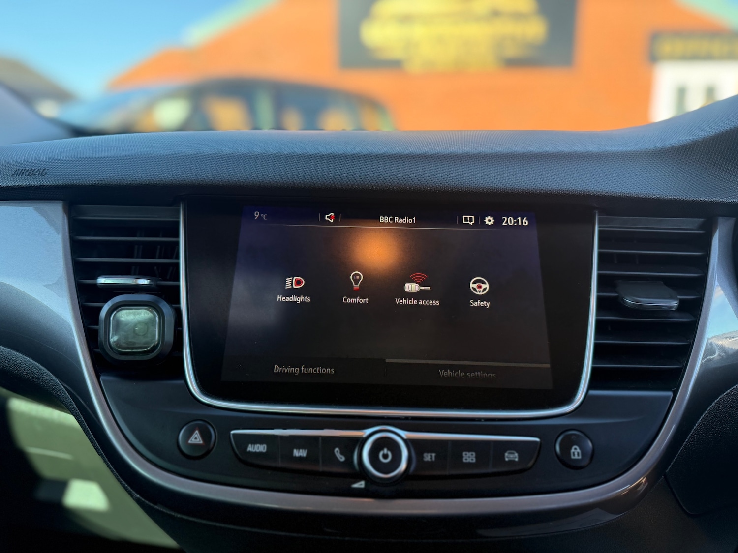 Used Vauxhall Crossland X 2017 for sale - 77558428: Photo 18