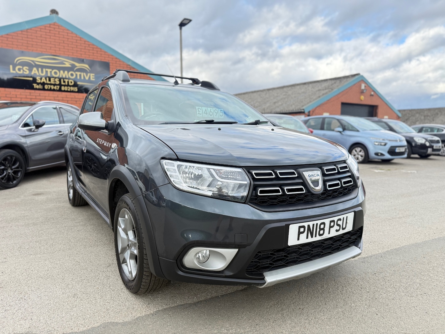 Used Dacia Sandero Stepway 2018 for sale - 76011510: Photo 1