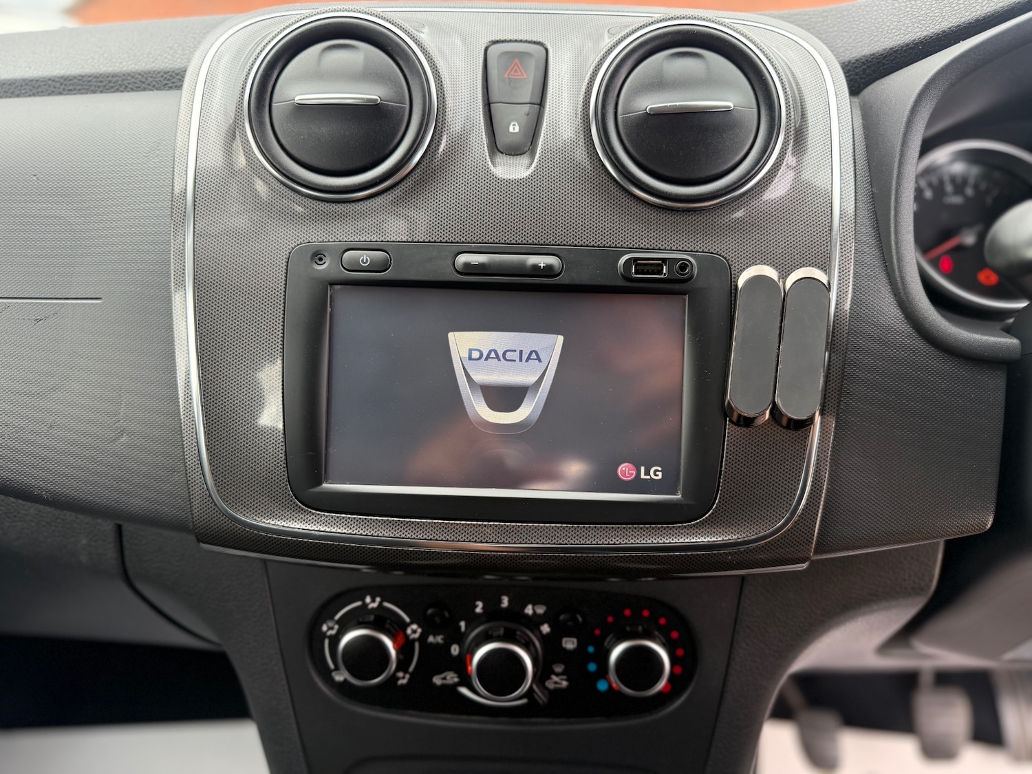 Used Dacia Sandero Stepway 2018 for sale - 76011510: Photo 11