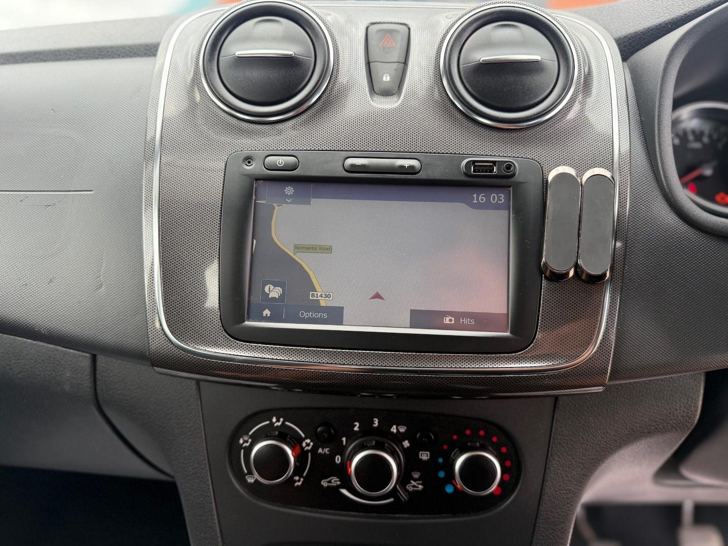 Used Dacia Sandero Stepway 2018 for sale - 76011510: Photo 12