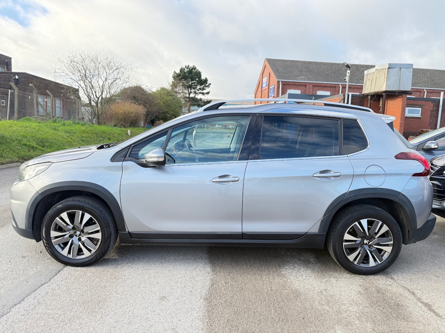 Used Peugeot 2008 2016 for sale - 76897146: Photo 4
