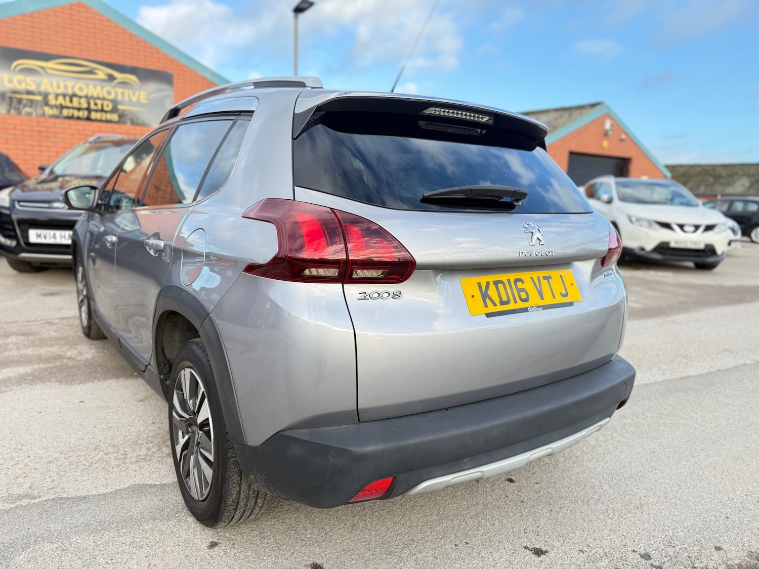 Used Peugeot 2008 2016 for sale - 76897146: Photo 6